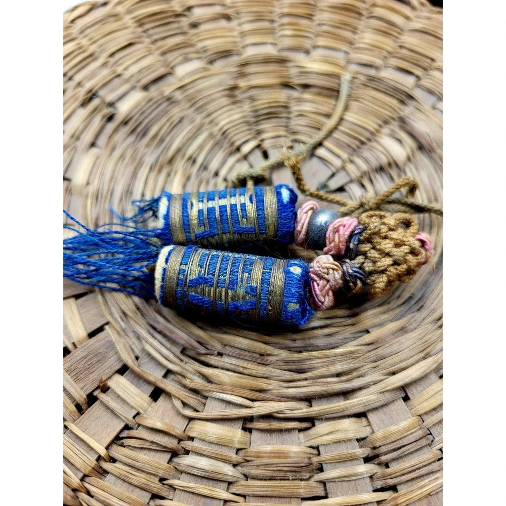 Vintage‎ Covered Lidded Sewing Wicker Rattan Basket Tassels Glass Beads 1